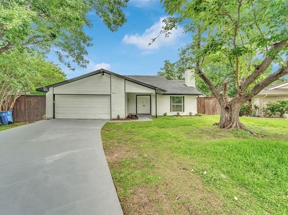 2114  Via Vista , Carrollton Texas 75006
