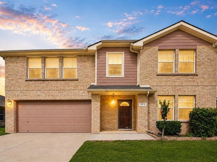 503  Angela Lane , Euless Texas 76039