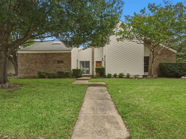 16902  Davenport Court , Dallas Texas 75248
