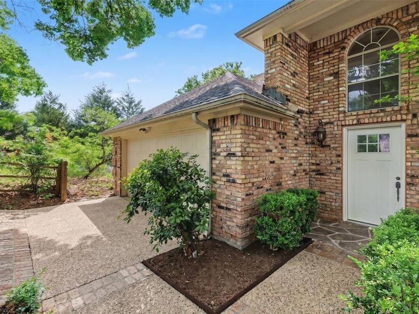 6701  Clear Springs Circle , Garland Texas 75044