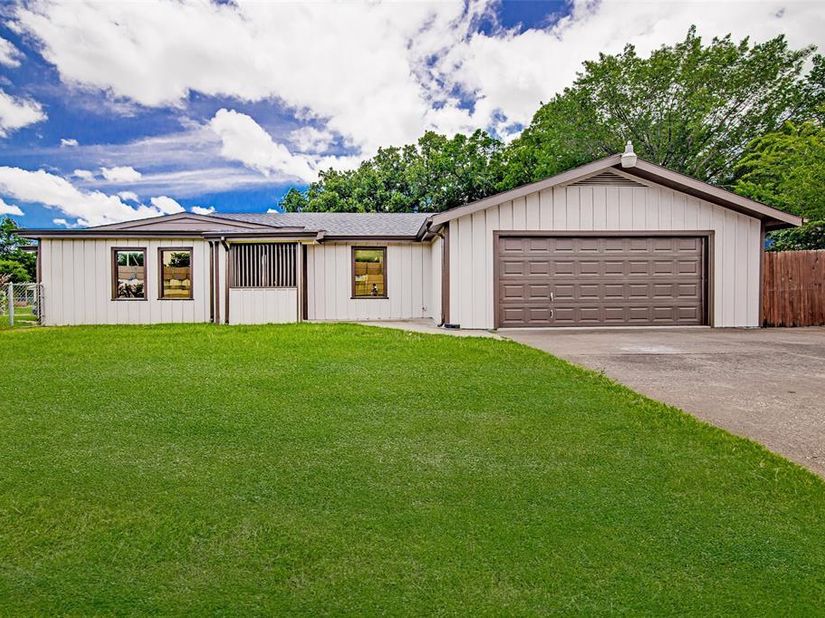 5700  Lenore Street , Fort Worth Texas 76134