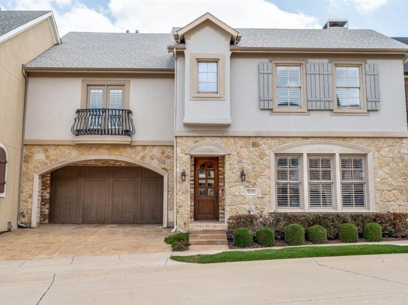 919  Grail Maiden Lane , Lewisville Texas 75056