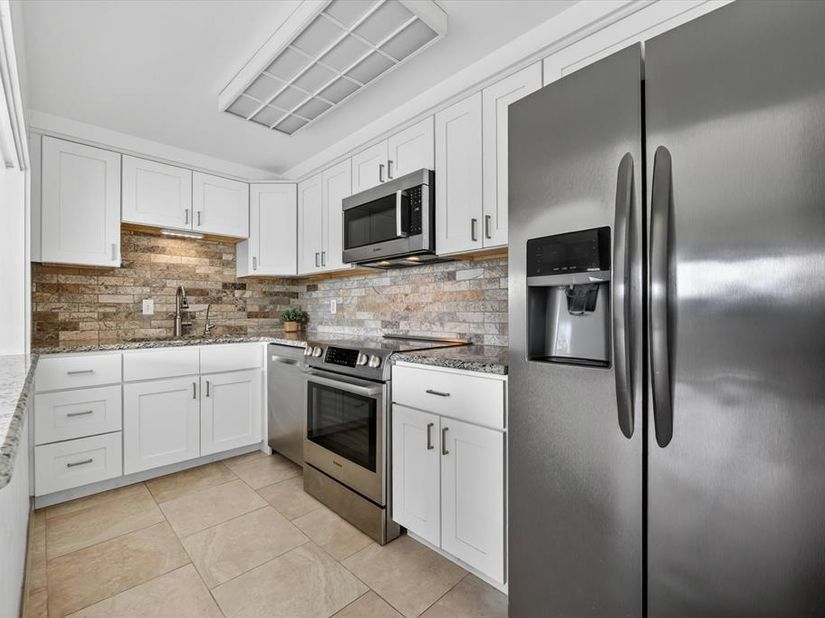 6211 W Northwest Highway  G312, Dallas Texas 75225