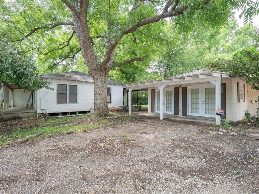 2817  Guthrie Road , Garland Texas 75043