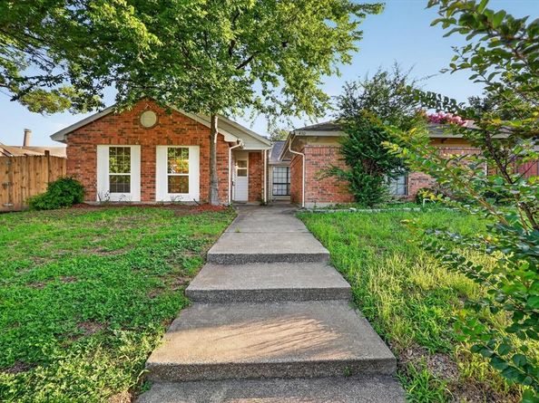 428  Dollins Street , Cedar Hill Texas 75104