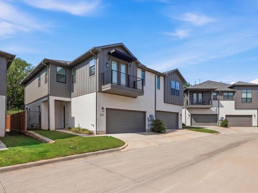 6346  Oakbend Circle  6346, Fort Worth Texas 76132