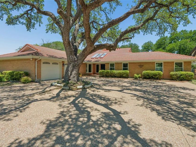 8937  Random Road , Fort Worth Texas 76179