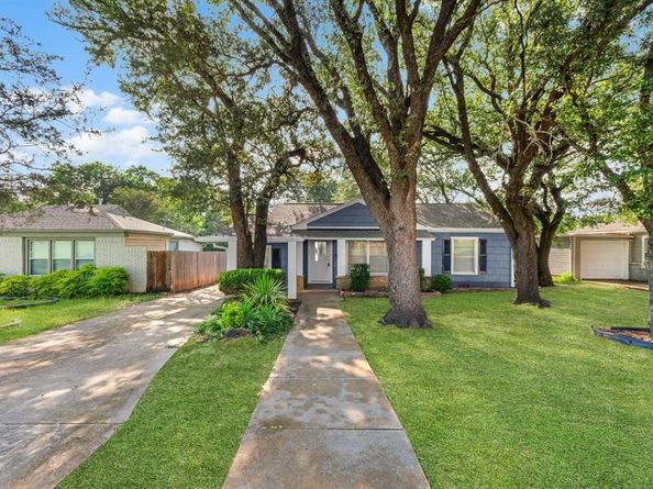 3133  Bigham Boulevard , Fort Worth Texas 76116