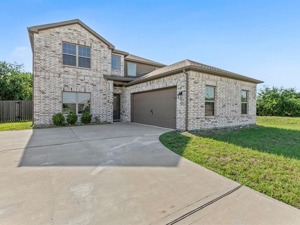1516  Kinglet Street , DeSoto Texas 75115