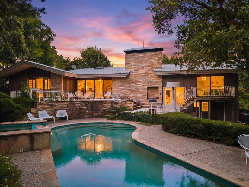 1535  Junior Drive , Dallas Texas 75208