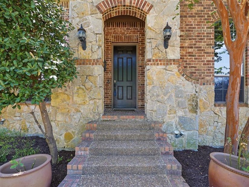 2310  Queen Morgan Lane , Lewisville Texas 75056