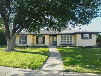 1917  Middle Glen Drive 