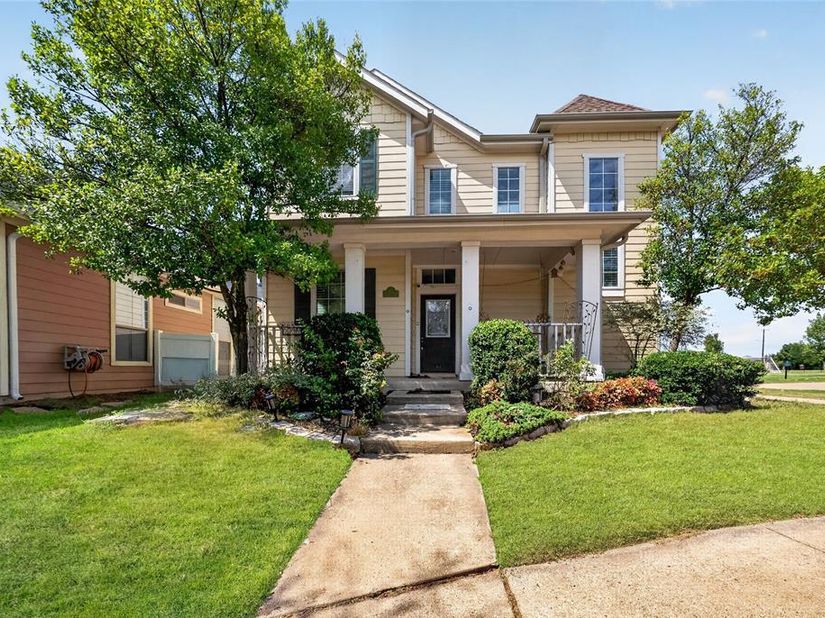 1833  Forsythe Drive , Savannah Texas 76227