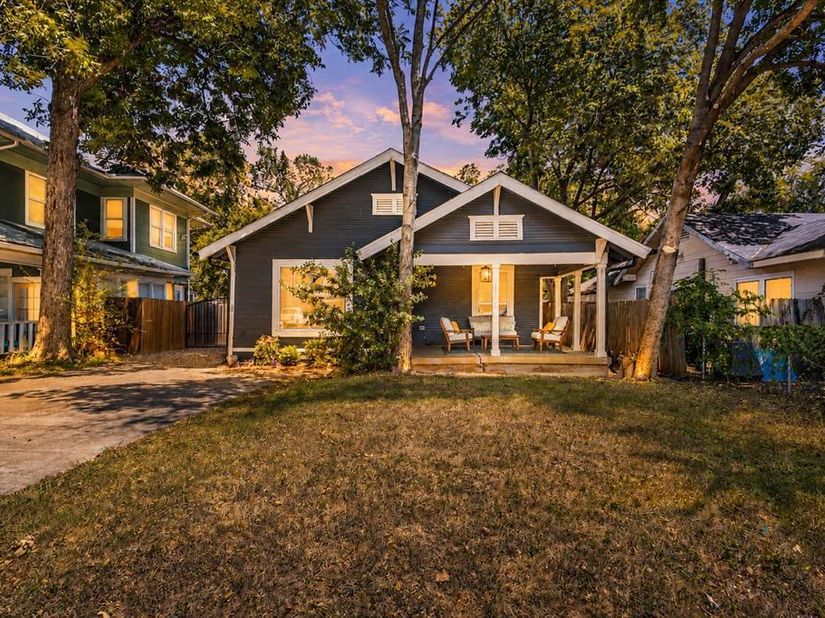 406 S Montreal Avenue , Dallas Texas 75208