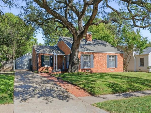 4232  Pershing Avenue , Fort Worth Texas 76107