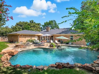 3904  Stonehenge Road 