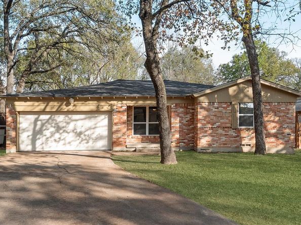 310  Old Mill Lane , Dallas Texas 75107