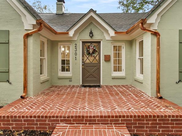 2301  Stanley Avenue , Fort Worth Texas 76110