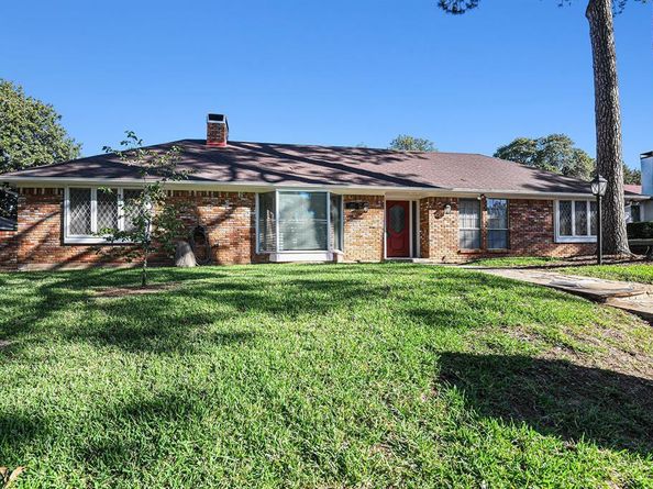 829  Skylark Drive , Denton Texas 76205