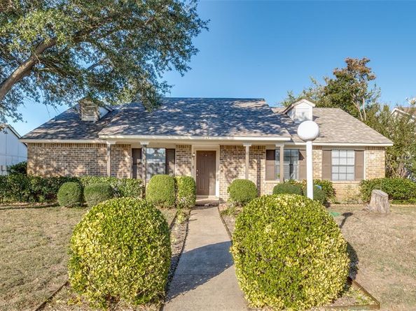 1109  Lesa Lane , Garland Texas 75042