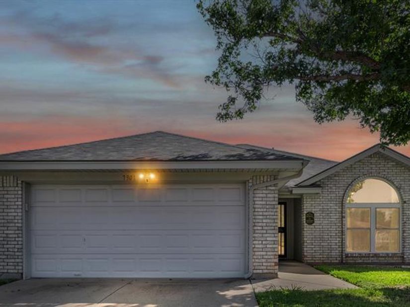 7301  Wagonwheel Road , Fort Worth Texas 76133