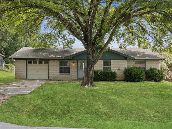 229  Mountain View Drive , Azle Texas 76020