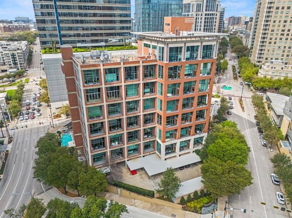 2011  Cedar Springs   305, Dallas Texas 75201