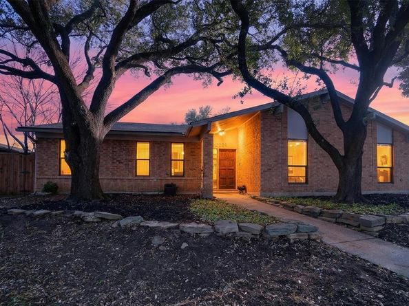 1326  Dogwood Trail , Lewisville Texas 75067