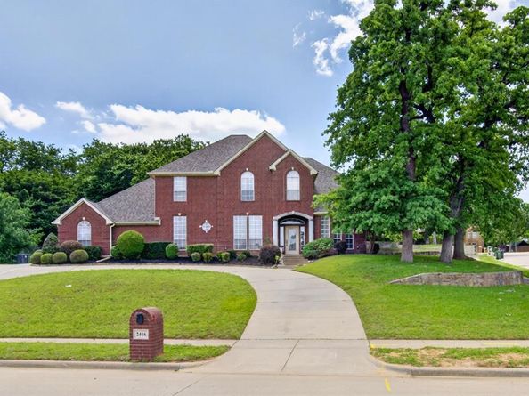 2416 Park Run Drive, Arlington Texas 76016