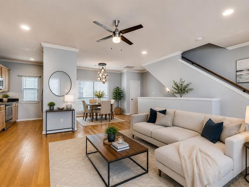 2407  Stutz Drive  B5, Dallas Texas 75235