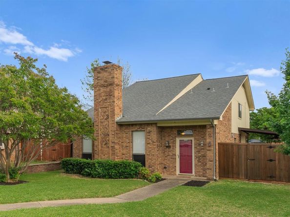 1522  Knollview Lane , Carrollton Texas 75007