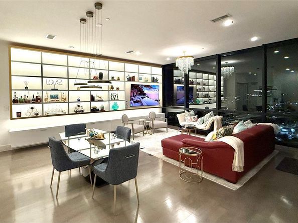 2200  Victory Avenue  2306, Dallas Texas 75219