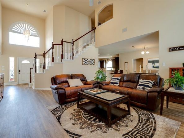 1405  Kingsbrook Circle , McKinney Texas 75072
