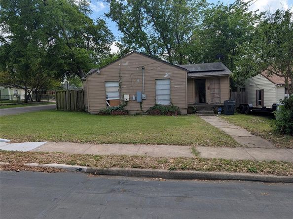 3402  Glenhaven Boulevard , Dallas Texas 75211