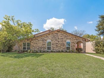 1309  Meandering Way 