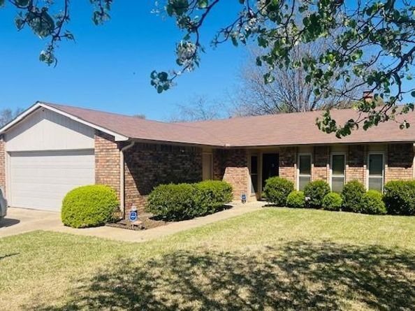 6611  Greenspring Drive , Arlington Texas 76016