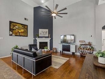 4545 Chaparral Creek