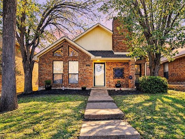 1444  Homestead Lane , Carrollton Texas 75007