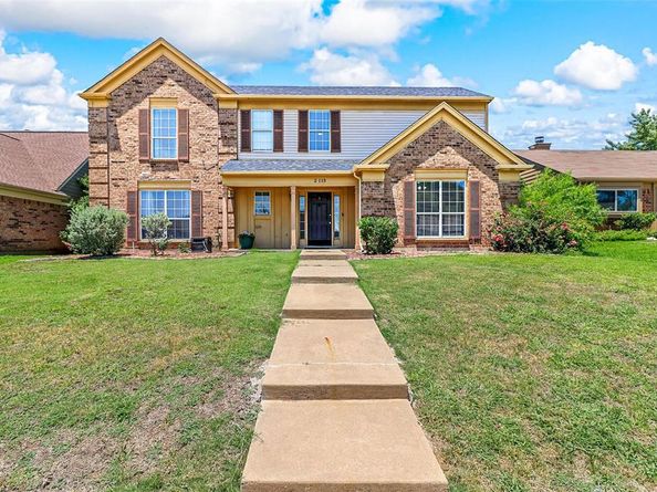 2113  Lavaca Trail , Carrollton Texas 75010