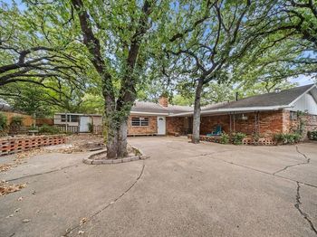 1809  Glenbrook Drive 
