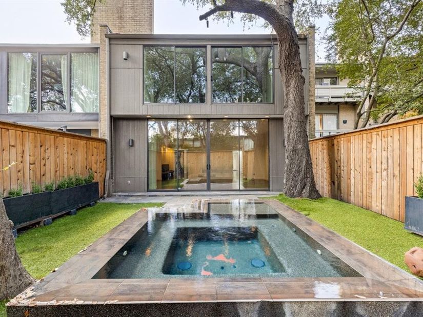 4020  Buena Vista  , Dallas Texas 75204