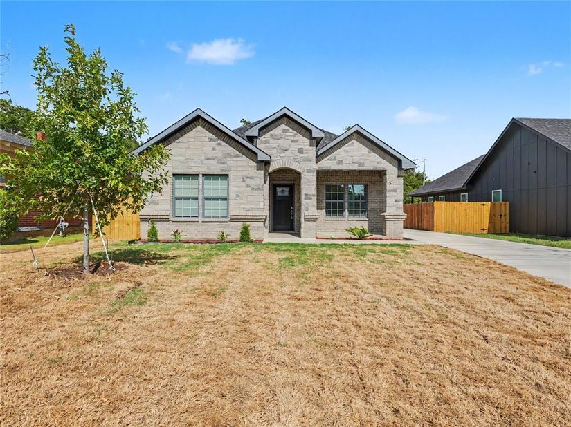 821 S Ayers Avenue , Fort Worth Texas 76103