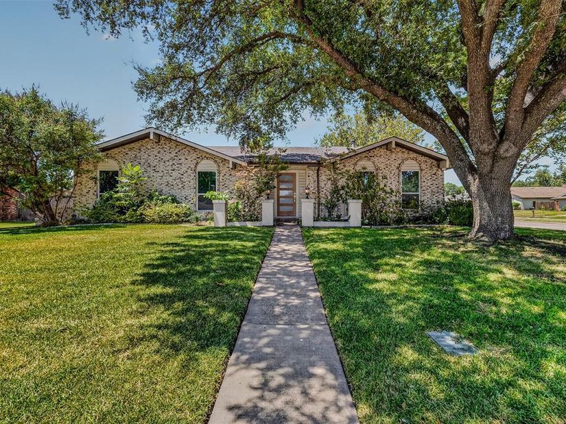 6  collins Court , Richardson Texas 75081