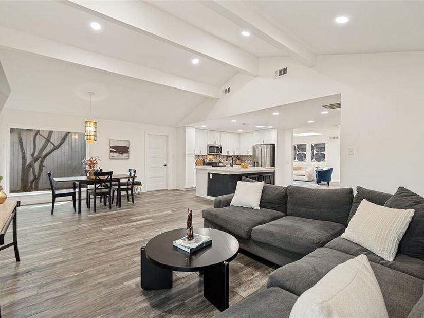 9038  Flicker Lane , Dallas Texas 75238