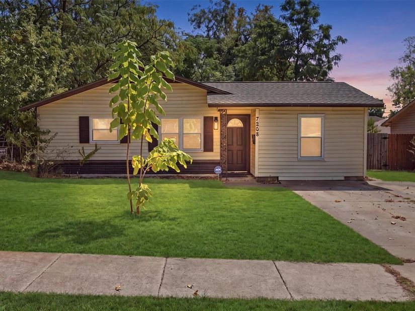 7208  Van Natta Lane , Fort Worth Texas 76112