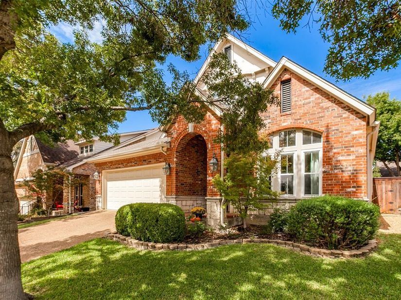 1740  Glenlivet Drive , Dallas Texas 75218