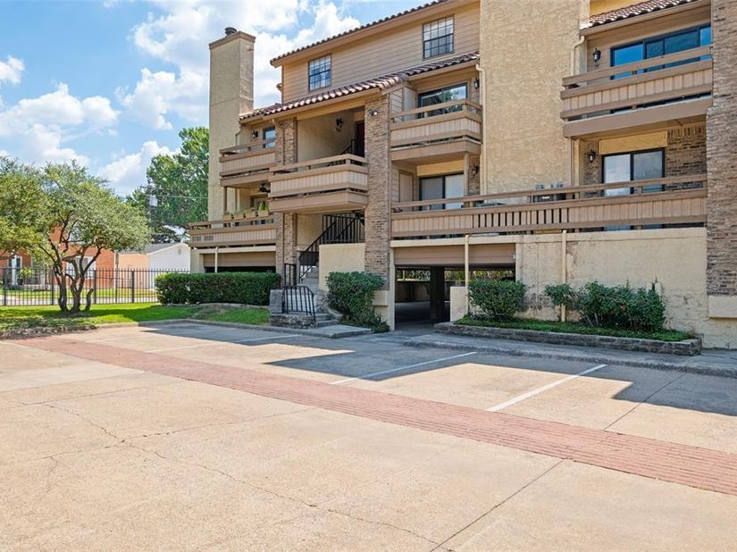 7640 W Greenway Boulevard  8K, Dallas Texas 75209