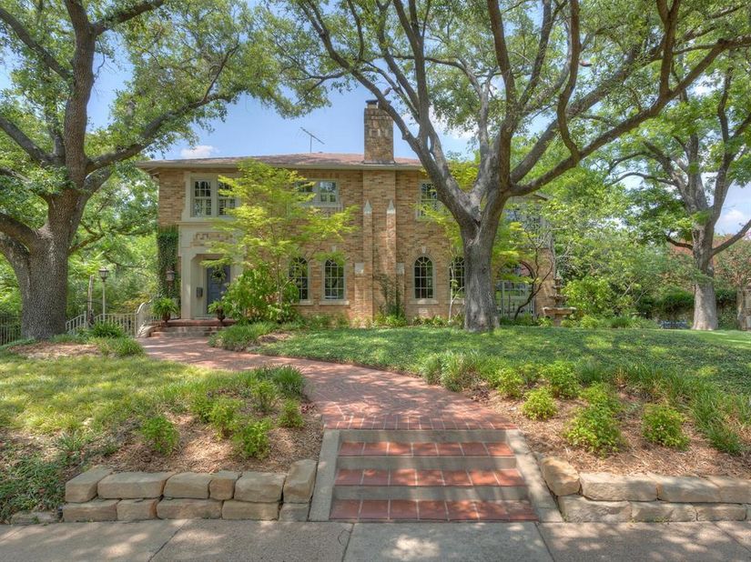 2401  Stadium Drive , Fort Worth Texas 76109