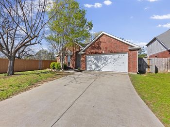 814  Lake Bluff Drive 