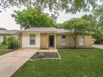 905  Hawthorne Drive 